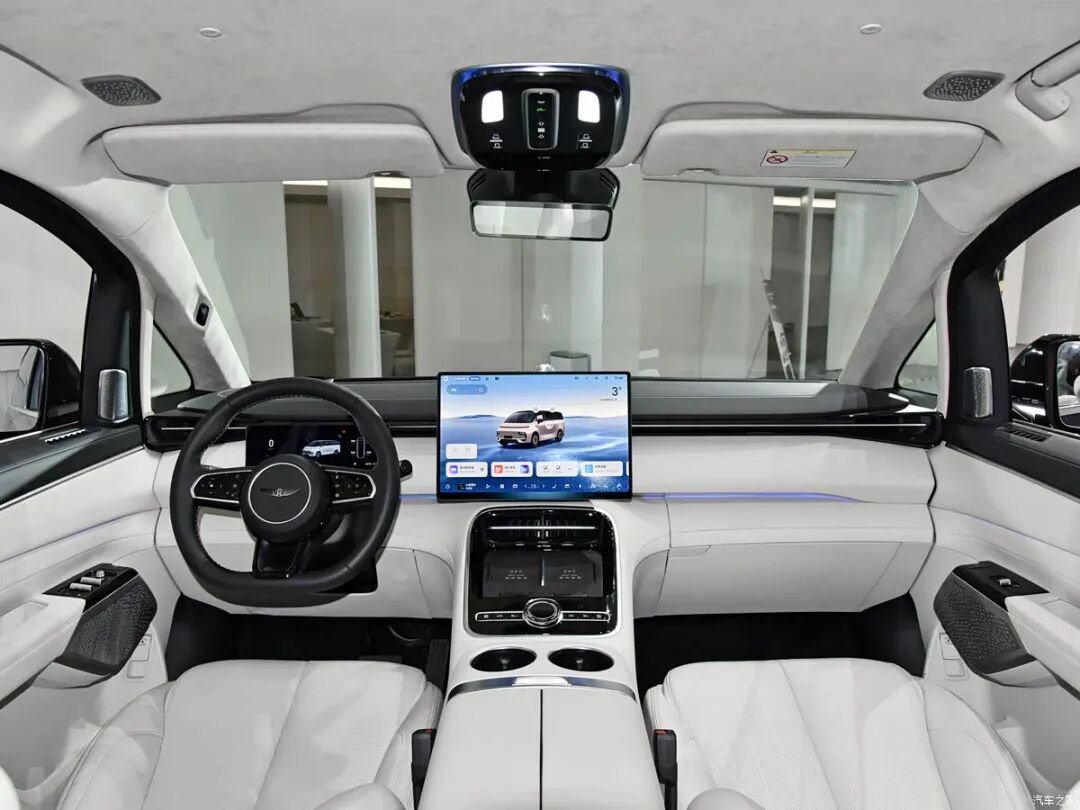 6/7/8座可选，吸顶娱乐屏，云感SPA座椅，得房率91.8%！老板座驾看看它！